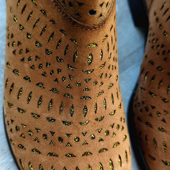 🆕🌿SUNDANCE KANNA SUEDE BOOTIES🌿 - Picture 3 of 12